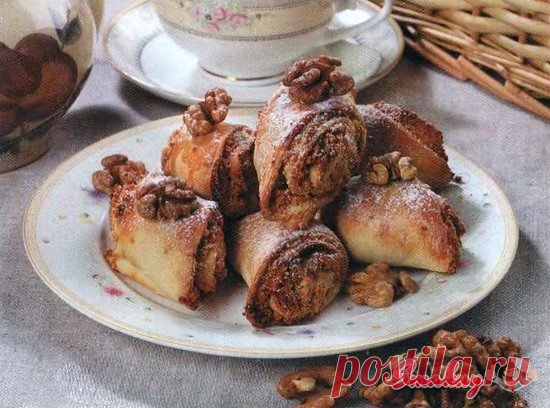 Рулетики медовые с орехами