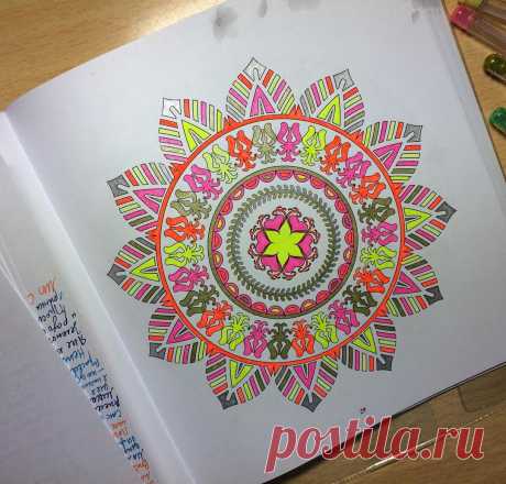 Катерина в Instagram: «#мандала #рисунки #творчество #интересы #люблю #гелевыеручки #arts #mandala 🙌🏻🙌🏻🙌🏻 #coloring #раскраски #антистресс #раскраскиантистресс #уходибабайка_яхорошая #stopstress 👌🏻👌🏻👌🏻»