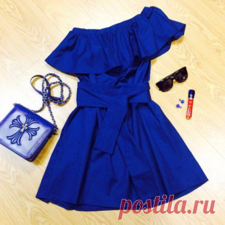 Летнее хлопковое платье типа &quot;крестьянки&quot; с поясом, сумка из экокожи люксового качества, солнцезащитные очки, блеск для губ - прекрасное решение на каждый день. О ценах спрашивайте