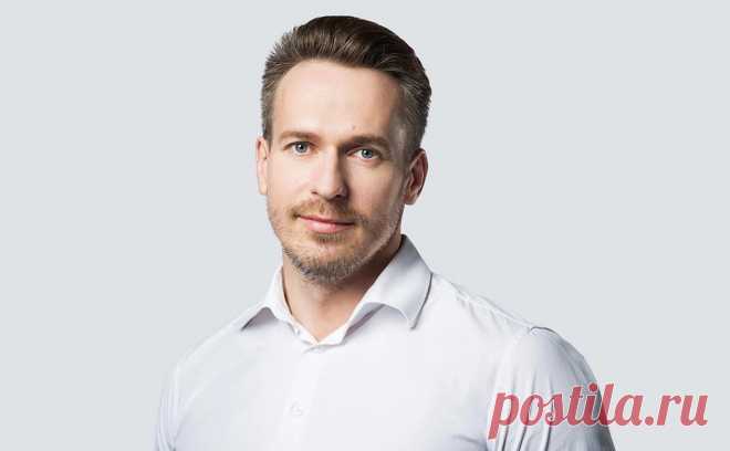 Совет директоров «Почты России» назначил нового главу компании. Новым гендиректором «Почты России» назначен Михаил Волков, ранее возглавлявший «Национальную лотерею». Ранее занимавший этот пост Максим Акимов сказал РБК, что берет паузу в работе и «конечно, остается в России»