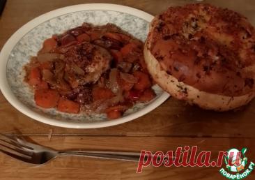 Курица ясса по-сенегальски. Сенегальское блюдо &quot;курица ясса&quot; начинается с маринования курицы в цитрусово-луковом соусе минимум 4 часа, затем курица тушится на медленном огне с морковью, перцем чили, луком и оливками 30 -40 минут. Как знаменитый шеф -повар Лерато Ума-Шейлор сказал о. курице ясса по-сенегальски &quot;Это - солнце на блюде&quot;. Стоит также сказать, что в южном Сенегале, где изначально появилась курица ясса, вместо курицы используется рыба, баранина или даже -в…