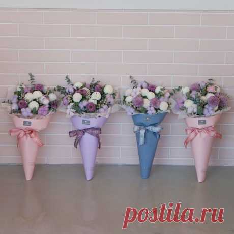 플루에뜨 on Instagram: “나란히 픽업기다리는 퐁퐁다발 . . . 졸업식 꽃다발 미리 예약해주세요 플루에뜨 on Instagram: “나란히 픽업기다리는 퐁퐁다발 . . . 졸업식 꽃다발 미리 예약해주세요 (픽업시 이전주소 안내드리고있습니다~) . 📞051.756.1211 / kakaotalk ID- fleurette0 . . . . .…”