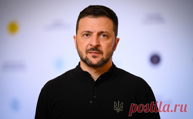 На Украине упал рейтинг доверия к Зеленскому. Украинцы стали меньше доверять президенту страны Владимиру Зеленскому. Среди причин респонденты назвали коррупцию и продолжающийся конфликт с Россией