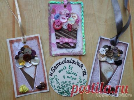 Ярлычки со «сладостями» из пуговок