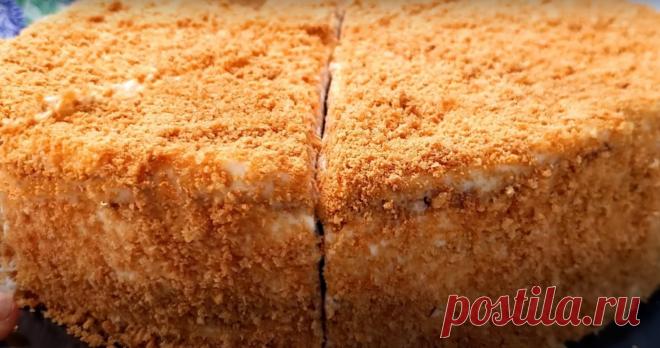 Новый рецепт торта Медовик. Без духовки и сковороды: готовим быстро на праздник Торт «Медовик» — это классическое десертное блюдо, которое пленяет своей простотой, нежностью и неповторимым вкусом. В торте нежный мед гармонично сочетается с кремом и коржами. Его история уходит корнями вглубь веков, когда мед был одним из основных сладких ингредиентов в русской кухне. Торт «Медовик» ассоциируется с теплом домашнего очага и семейными традициями, часто становясь центром […]