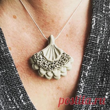 Comming soon. #jewelry #ceramicdesign #ceramics #erikahöglund #glassdesign #måleråsglasbruk #swedishdesign #bijoux