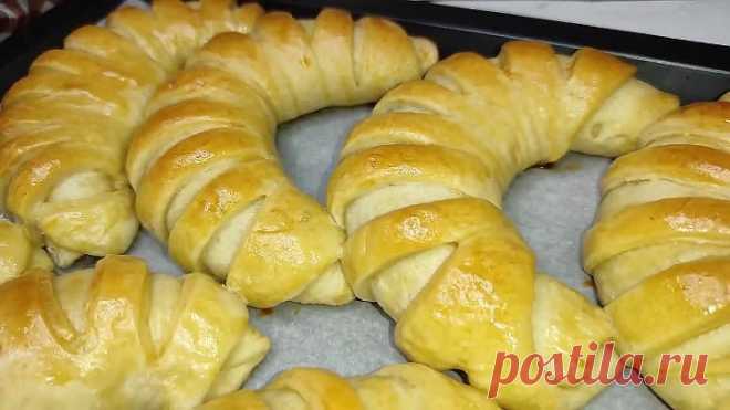 Мягкие рогалики с повидлом