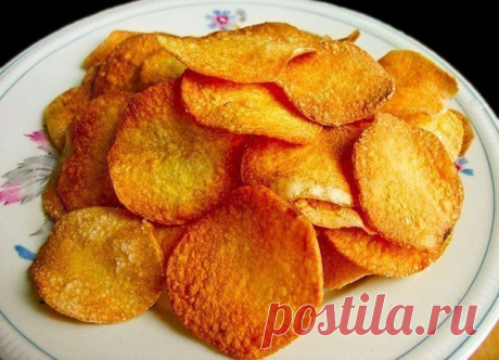 Чипсы в микроволновке
Чипсы БЕЗ МАСЛА И БЕЗ СОЛИ!!!!Очень вкусно!!!! Но, по желанию, можете добавить специи и соль. Радует то, что ребенку можно дать без опасений Да и самим похрустеть! И желательно употребить сразу же!

Ингредиенты:

Картофель (средний) — 2-3 шт
Специи (по желанию)
Соль (по желанию)

Приготовление:

Вымойте картофель щеткой, а очищать от кожуры или нет, решайте сами.
Нарежьте кружками или дольками как можно тоньше - удобнее всего делать это слайсером или ...