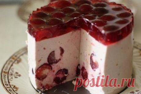 Творожное желе с вишней 
Желатин - 10 гЙогурт - 125 гВанилин по вкусуМед или сахарная пудраМолоко - 100 гТворог - 125 гВишняЖеле (вишневое)ПриготовлениеЖелатин залить 100 г молока и дать набухнуть. Через 20-30 минут поставит…