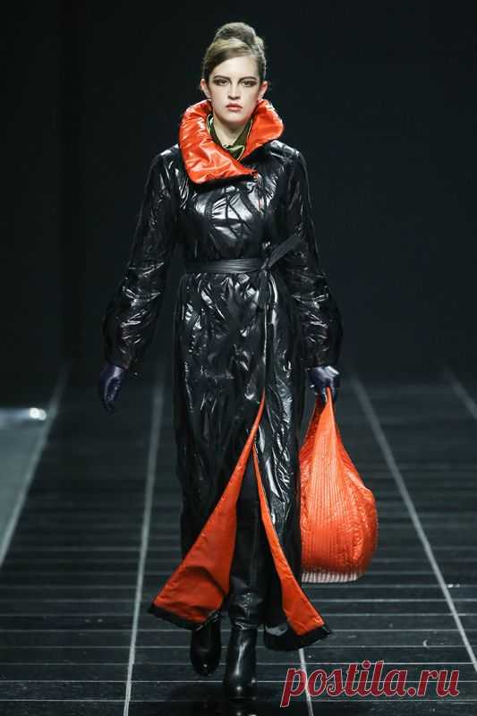 Купить пальто и плащи в интернет-магазине KupiVIP