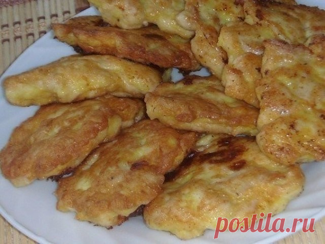 Очень аппетитные и сочные куриные котлетки с плавленными сырками.