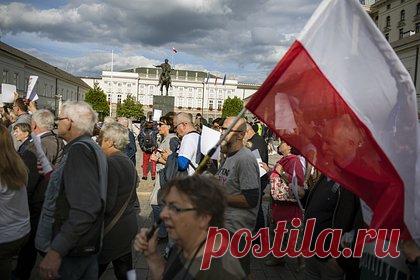 В Варшаве запретили носить оружие на фоне визита Байдена. В Варшаве введен запрет на ношение оружие с 20 до 22 февраля на фоне визита президента США Джо Байдена, сообщил представитель полиции польской столицы Сильвестер Марчак. Помимо прочего, главный комендант польской полиции решил направить в Варшаву дополнительные силы обеспечения правопорядка.