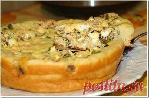 Пирог с рыбными консервами.
