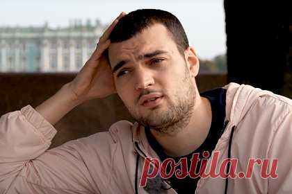 Популярный российский комик рассказал о жизни в закрытом городе. Популярный российский комик Артем Винокур рассказал о закрытом городе Североморске Мурманской области, в котором жил в детстве. Он отметил, что негативных впечатлений от города у него не осталось. При этом вариантов для проведения досуга в Североморске практически нет — для этого приходилось ездить в Мурманск.
