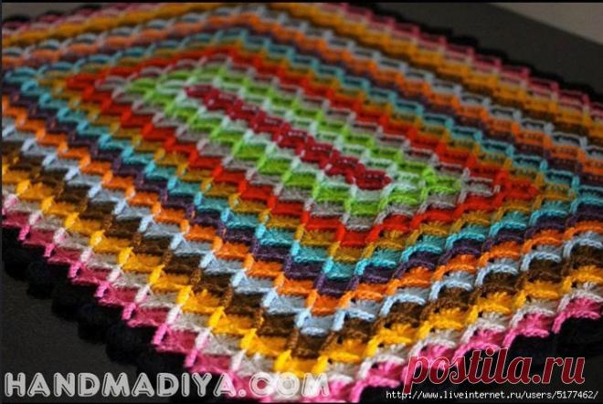 Оригинальный плед баварской вязкой