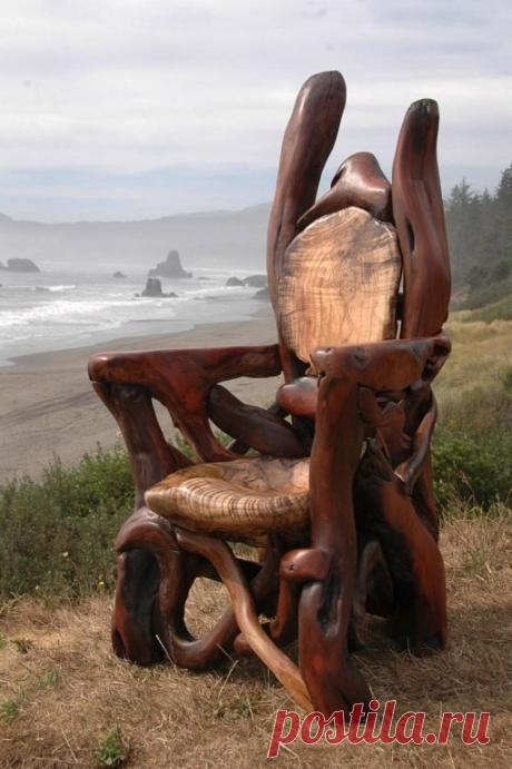 Шедевры из коряг и пней. Браво мастеру!