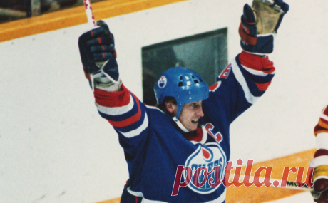 Клюшку Уэйна Гретцки продали на аукционе за рекордную сумму. Этой клюшкой Гретцки играл в финале плей-офф НХЛ 1988 года, когда завоевал с «Эдмонтоном» четвертый Кубок Стэнли за пять лет и последний в своей карьере. Лот превзошел предыдущий рекорд для клюшек из НХЛ почти на $200 тыс.