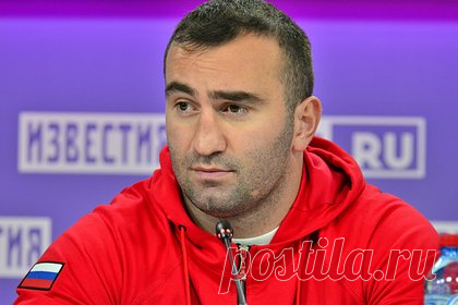 Россиянин Гассиев проиграл отказавшемуся жать ему руку шведскому боксеру. Российский боксер Мурат Гассиев проиграл шведу Отто Валлину в бою за титул WBA Inter‑Continental. Поединок прошел в Турции и продлился все 12 раундов. Судьи отдали победу Валлину раздельным решением. Гассиев — бывший чемпион Международной боксерской федерации (IBF) и WBA.