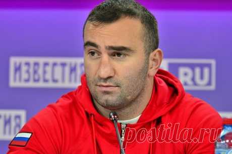 Россиянин Гассиев проиграл отказавшемуся жать ему руку шведскому боксеру. Российский боксер Мурат Гассиев проиграл шведу Отто Валлину в бою за титул WBA Inter‑Continental. Поединок прошел в Турции и продлился все 12 раундов. Судьи отдали победу Валлину раздельным решением. Гассиев — бывший чемпион Международной боксерской федерации (IBF) и WBA.