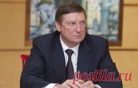 Умер глава совета директоров "Лукойла" Владимир Некрасов. По предварительному заключению врачей смерть наступила в результате острой сердечной недостаточности