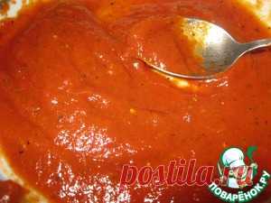 Настоящий итальянский соус для пиццы и не только 

=Соль	(по вкусу)
Томатная паста	— 1-2 ч. л.
Базилик	(большая щепотка)
Орегано	(в 3-4 р. больше, чем майорана и базилика)
Вино белое сухое	(или лимон. сок) — 1 ч. л.
Майоран	(большая щепотка)
Помидор	— 10 шт