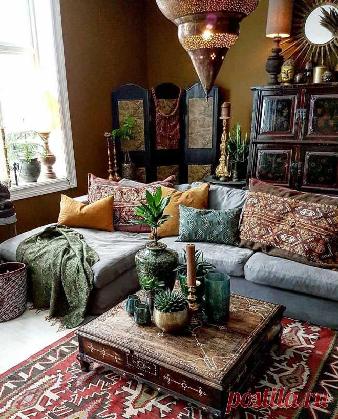 Luxury Living: Living Room Inspirations: A Pile of Pillows Helps The Medicine Go Down | www.livingroomide...