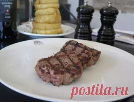 Нежное говяжье филе на сковороде