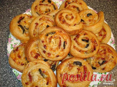 &quot;Мини пицца&quot; из слоеного теста.