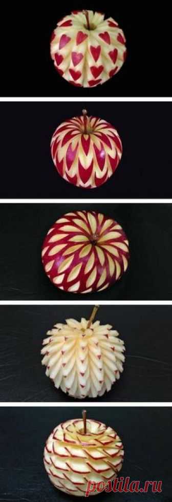 Beautiful apples art carving ~ now, I think I'm pretty creative but this I could not do