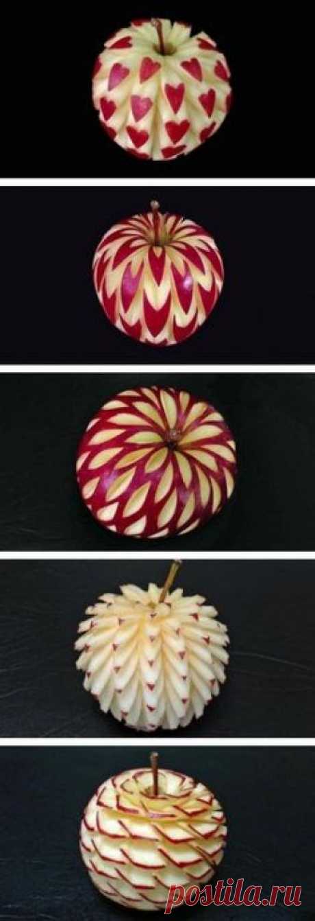 Beautiful apples art carving ~ now, I think I'm pretty creative but this I could not do
