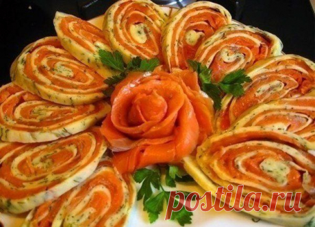 Удивительно вкусный сырный рулет с семгой.