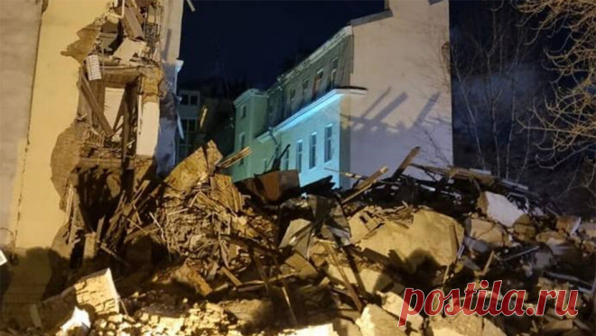В прокуратуре прокомментировали обрушение дома в Петербурге. Прокурор Адмиралтейского района Санкт-Петербурга Есения Мальцева прокомментировала обрушение дома по Гороховой улице в Санкт-Петербурге. Об этом сообщается в Telegram-канале петербургской прокуратуры. "Сегодня ночью произошло ...
