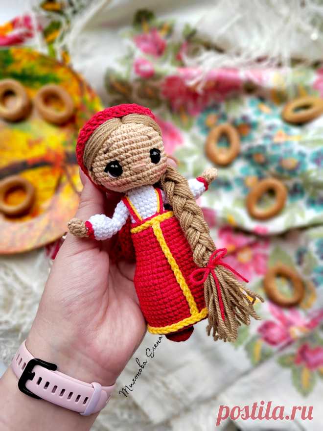 PDF Алёнушка крючком. FREE crochet pattern; Аmigurumi toy patterns. Амигуруми схемы и описания на русском. Вязаные игрушки и поделки своими руками #amimore - кукла в сарафане из обычной пряжи, куколка девочки в славянской традиционной одежде.