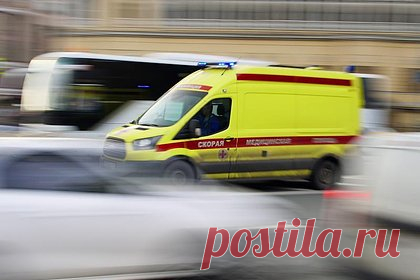 В Петербурге восьмилетняя девочка попала в реанимацию после удара током возле остановки