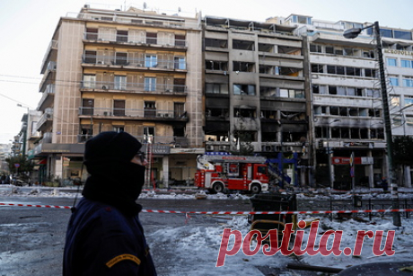 В Греции взорвался завод по производству динамита. В Греции произошел взрыв на заводе взрывчатых веществ, три человека пропали без вести, двое пострадали. Завод по производству динамита находился в районе Итеа. Производственная часть завода полностью разрушена. На место направлены 11 пожарных из спецподразделения по борьбе с природными катастрофами.
