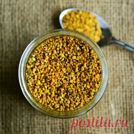 Польза продуктов пчеловодства. Пчелиная пыльца 

Всем известна работа по опылению, которую выполняют #пчелы, когда они перелетают с цветка на цветок, собирая наиболее ценные вещества растения и перерабатывая их.
- #Пчелиная_пыльца является чудом пчелиной семьи и содержит бесчисленное количество веществ, которые могут способствовать нашему здоровью и благополучию.
- Огромный спектр положительных эффектов делает их ценным ресурсом для пищевых добавок и для наружного применения.