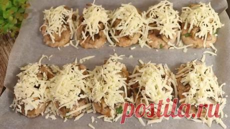 Очень вкусные куриные котлеты в духовке с грибами и сыром! Отличный УЖИН!