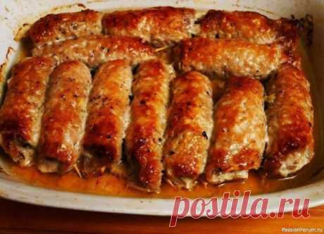 ​Мясные пальчики с грибами Готовим пасхальный стол. Светлого Вам Воскресенья!🍖🥘🍄🕊ИнгредиентыСвинина мякоть - 700 гГрибы шампиньоны - 300 гЛук репчатый - 1 головкаЧеснок - 1 зубчикЯйцо куриное - 1 шт.Панировочные сухари - 100 гМука пшеничная - 100 гМасло растительное - для жаркиСоль поваренная - по вкусуСмесь перцев...
