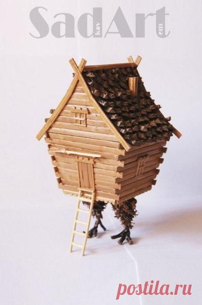 Избушка на курьих ножках Избушка на курьих ножкахИзбушка на курьих ножках особенно понравится тем, кто любит русский фольклор.