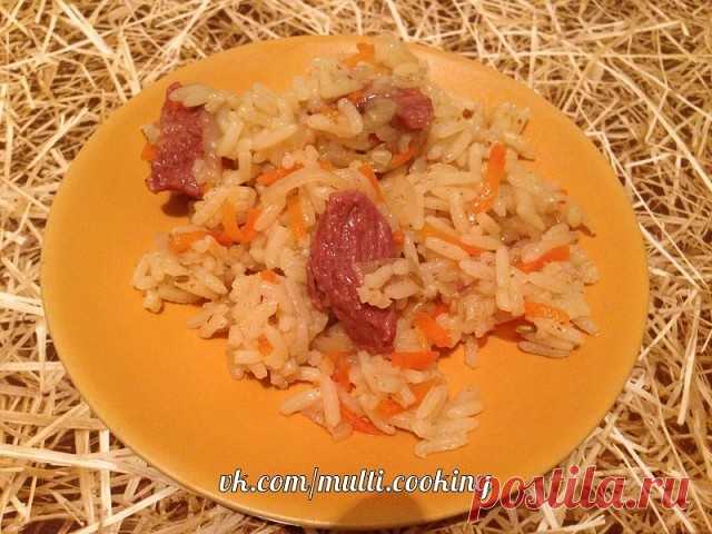 Плов

Ингредиенты:

1. Мясо говядина - 500 гр.
2. Рис длинозерный (Мистраль) - 2 мультичашки
3. Вода - 4,5 мультичашки
4. Лук - 1 большая головка
5. Морковь - 1 большая
6. Приправа - куркума, барбарис, кумин (зира), кориандр, смесь перцев, соль.
7. Растительное масло

Подготовим все продукты

Нарезаем морковь

Нарезам лук

Все продукты готовы

Наливаем в кастрюлю растительное масло и выкладываем мясо

Включаем режим 