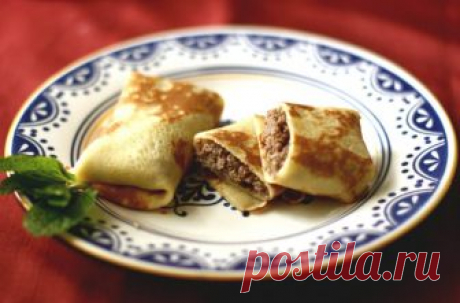 Блинчики с мясом Ингредиенты: Молоко   1000 грамм, Масло растительное рафинированное   100 грамм, Мука пшеничная   320 грамм, Соль  1 ч.л., Сахар  1 ч.л., Сода пищевая   2 грамм, Яйцо куриное  3 шт 180 грамм, Яйцо кур