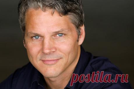 Майкл Рейли Бёрк (Michael Reilly Burke)
- 27 июня, 1964