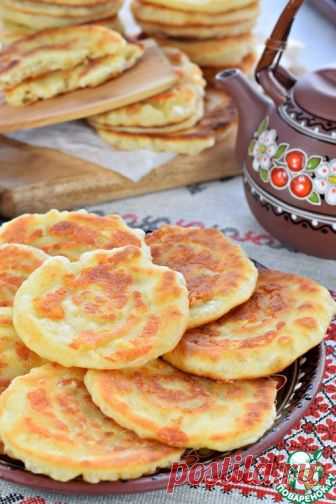 Лепешки сырные на сковороде – кулинарный рецепт