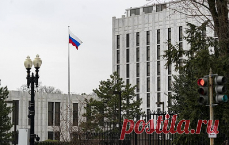 Посольство назвало обвинения США в адрес РФ в военных преступлениях "очередной фальшивкой". Госдепартамент продолжает транслировать домыслы о якобы созданных в ДНР "фильтрационных лагерях", отметили в диппредставительстве