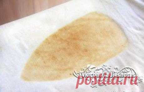 КАК ВЫВЕСТИ ПЯТНО ОТ УТЮГА НА ОДЕЖДЕ