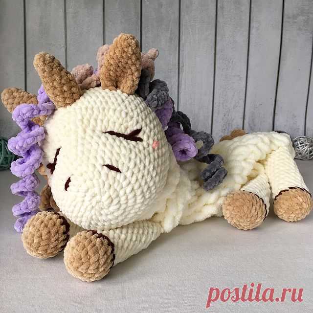 Вязаная игрушка пижамница единорог