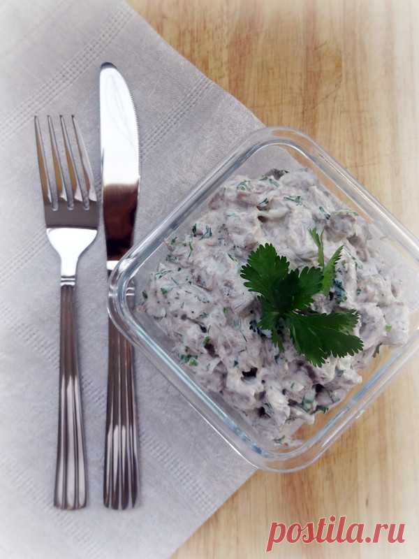 Мясо в цахтоне 
Грузинская кухня - яркая, пряная и натуральная. Такая она для меня. А для вас?Мясо в цахтоне великолепная закуска и яркий пример грузинской кухни. К тому же готовится на раз два! 300 гр отварной говя…