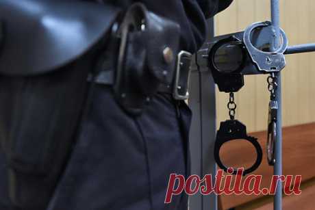 Арестован обвиняемый в избиении до смерти бывшего российского замминистра актер. Дорогомиловский суд Москвы арестовал до 8 февраля 31-летнего актера Глеба Нейжмак-Иорданского, обвиняемого в избиении до смерти бывшего заместителя министра энергетики России Леонида Тропко. Подозреваемый — близкий друг актера Алексея Панина и певца Прохора Шаляпина. Среди друзей он известен под кличкой Люцифер.
