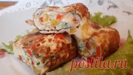 Омлет с овощами в виде роллов – это очень вкусный, сытный и быстрый завтрак на скорую руку. Готовится он очень быстро и легко, из самых простых и доступных продуктов. Получается омлет невероятно ярким, вкусным и ароматным.