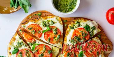 ЛЕПЁШКИ КАПРЕЗЕ С СОУСОМ ЧИМИЧУРРИ